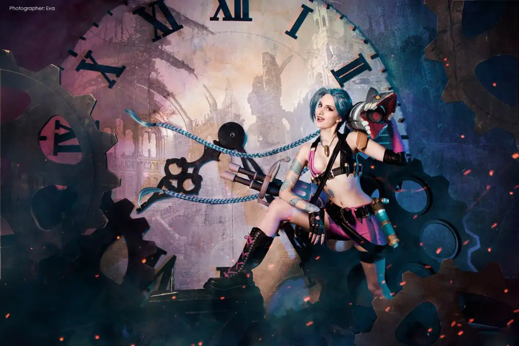 Jinx from League of Legends Cosplay by Mari Evans • AIPT